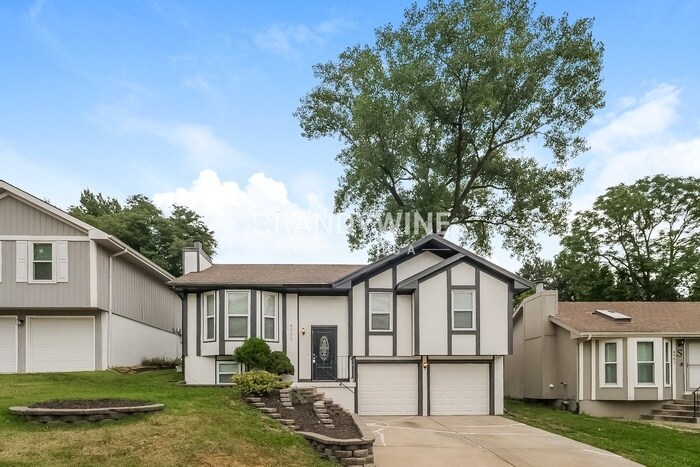 Building Photo - 4905 N White Ave