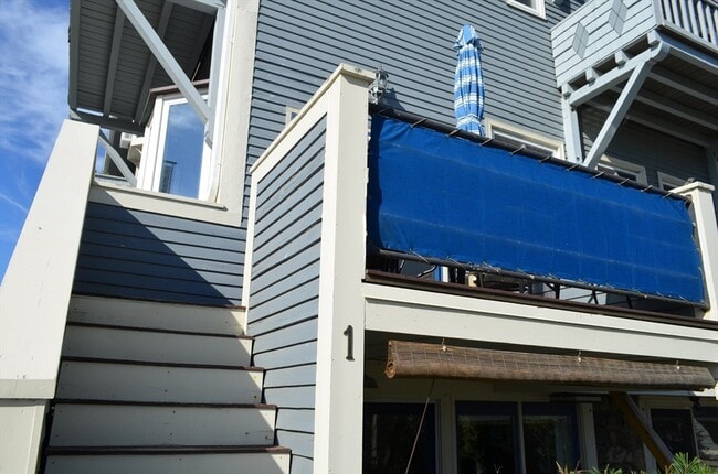 Building Photo - 5 Pirates Ln