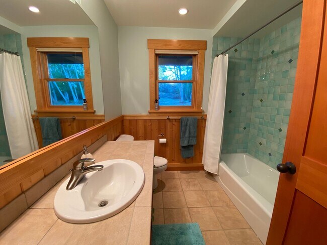 Building Photo - Furnished Home on False Bay