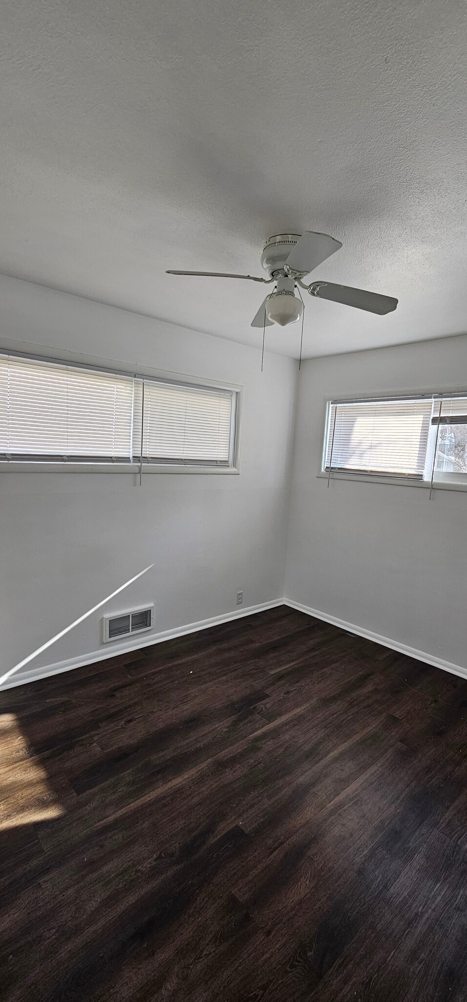 Building Photo - 7504 E 112th St