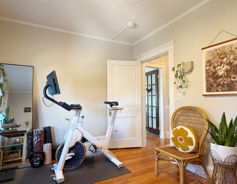 Building Photo - 25 Roslyn St