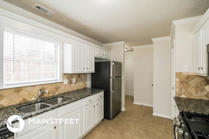 Building Photo - 148 Parkside Dr