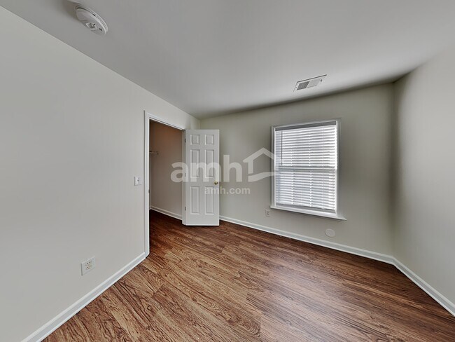 Building Photo - 1540 Cardinal Ln