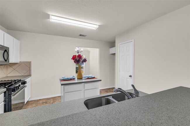 Building Photo - 3050 Thicket Path Way