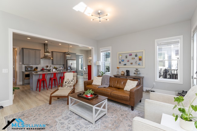 Building Photo - 1103 Tannin Dr