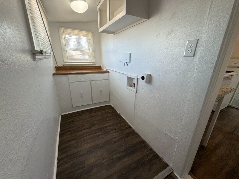 Building Photo - 221 10th St