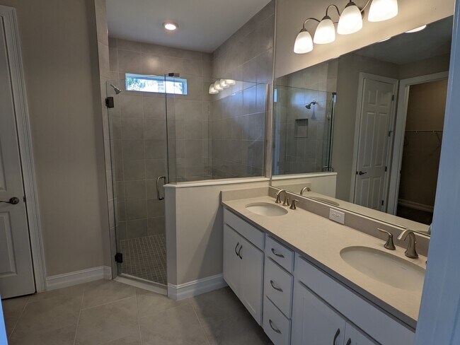 Building Photo - 636 IBIZA Loop