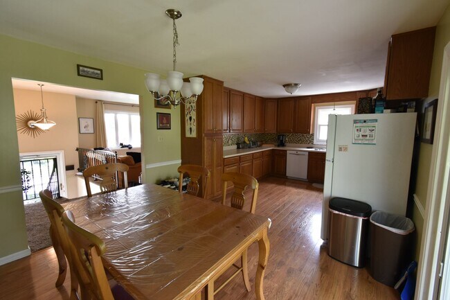 Building Photo - 3 Bedroom Home in Camp Hill