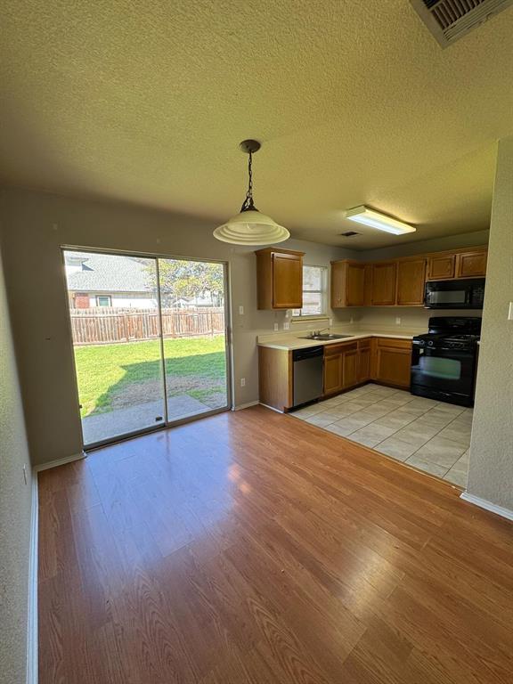 Building Photo - 8901 Vigen Cir