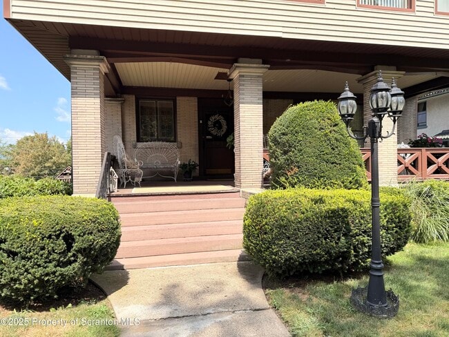 Primary Photo - 629 Clay Ave