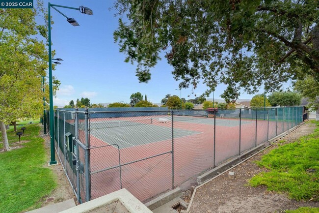 Building Photo - 4695 S Larwin Ave