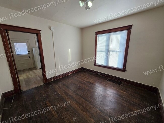 Building Photo - 441 Highland St