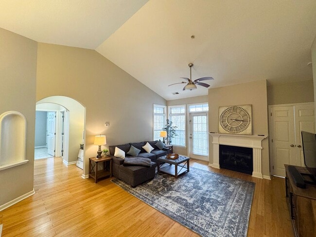 Building Photo - Stunning 3 Bed 2 Bath Condo In Amenity-rich Westchester At Stratford