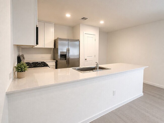 Building Photo - 1520 Sunset Rdg Dr