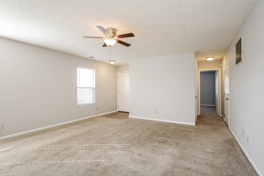 Building Photo - 10860 Wymm Ln