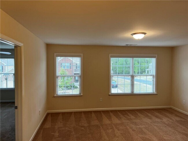 Building Photo - 701 Woodbridge Dr