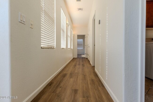 Building Photo - 2051 E Carla Vista Dr