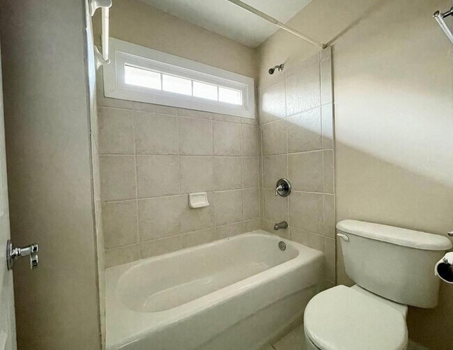 Building Photo - 455 Wembley Cir