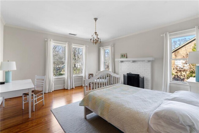 Building Photo - 979 Springdale Rd NE