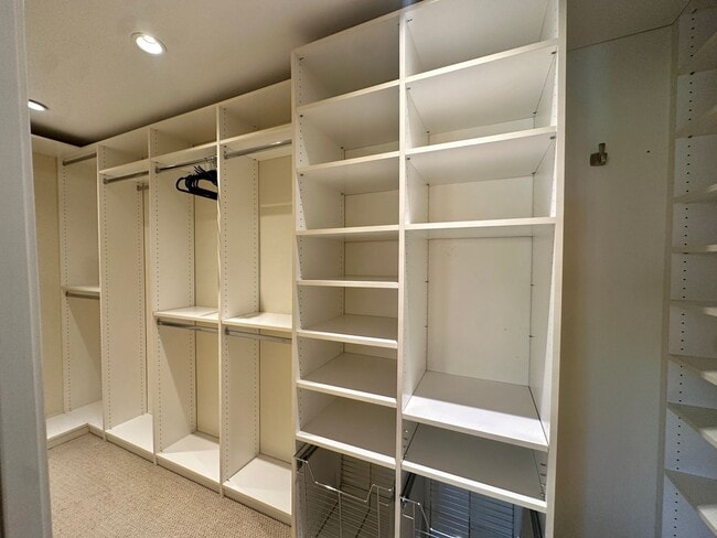 Building Photo - Beautiful San Rafael Home
