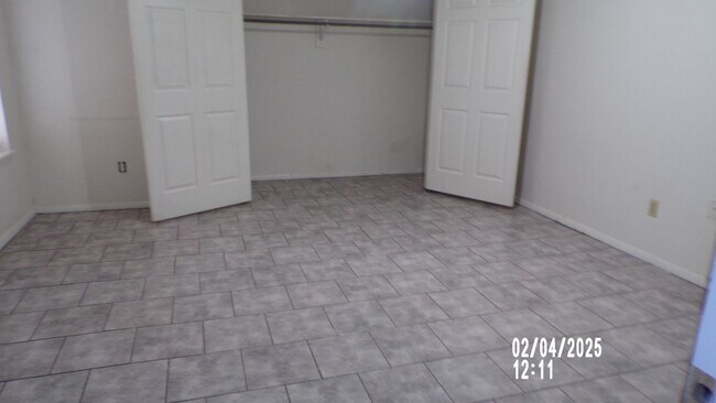 Building Photo - Great Condo located on the Westside of Lawton