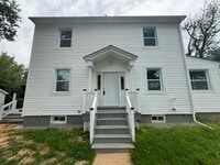 Building Photo - 3 bedroom single house