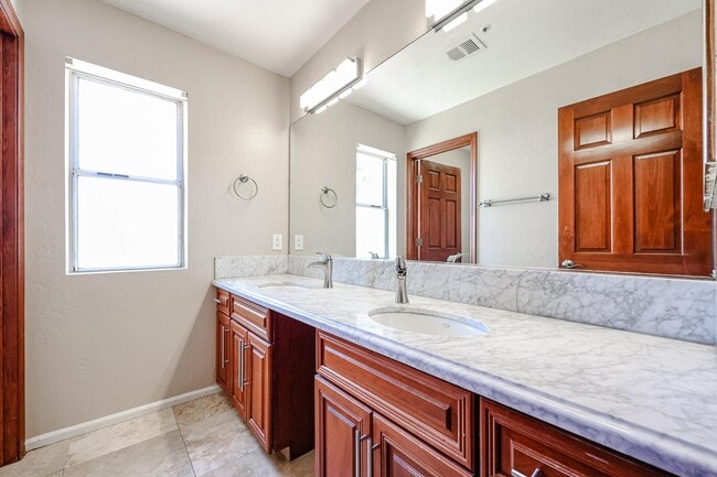 Building Photo - 8830 E Carol Way