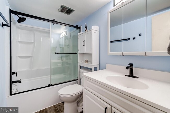 Building Photo - 6012 Westchester Dr