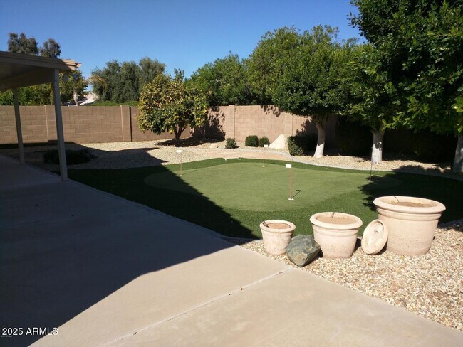 Building Photo - 1924 W Mockingbird Dr