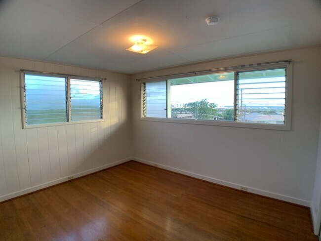 Building Photo - Moanalua Gardens (Honolulu) - Great Location - 3 bedroom home