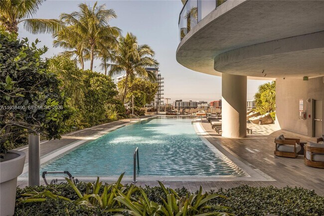 Building Photo - 488 NE 18th St