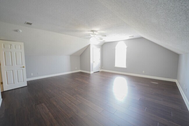 Building Photo - Coming Available!