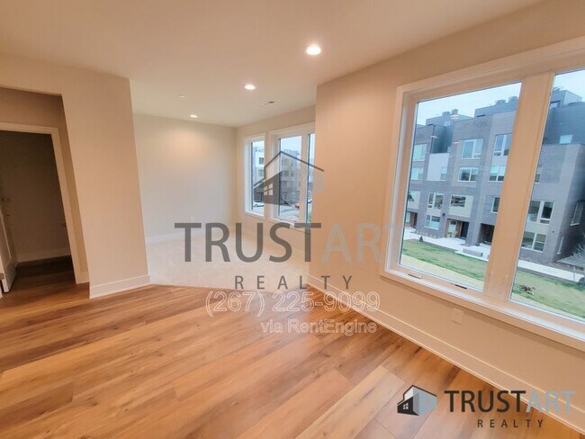 Building Photo - 3150 Parkview Walk