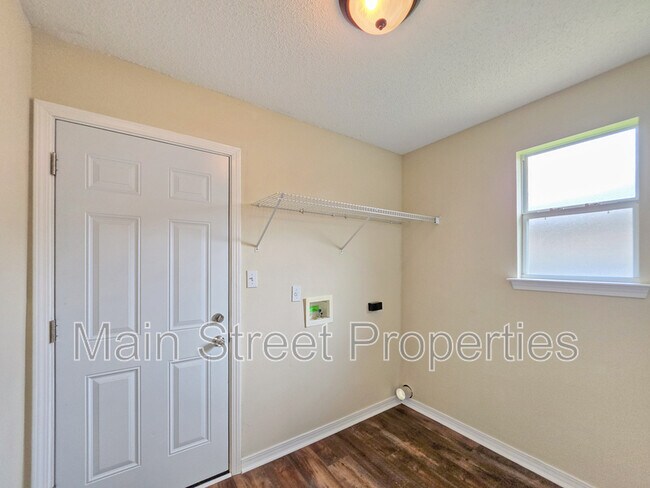 Building Photo - 1057 Freeboard Blvd