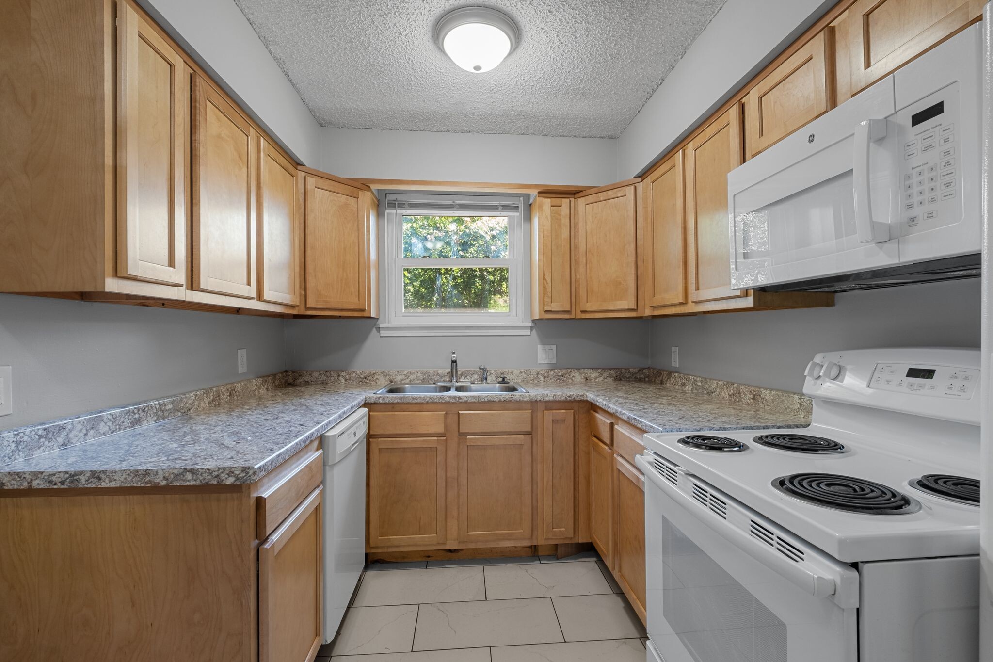 Building Photo - 5162 Hilson Rd