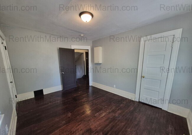 Building Photo - 1128 Mulberry St