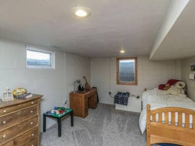 Building Photo - 617 Barr Dr