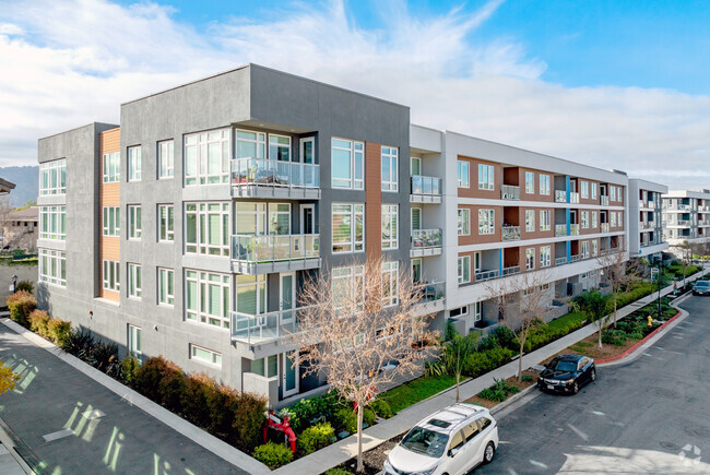 Building - Lexington at Avenue One