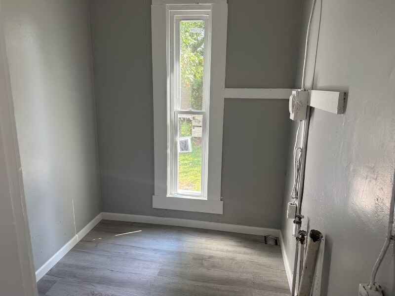 Building Photo - 827 N Oakland St