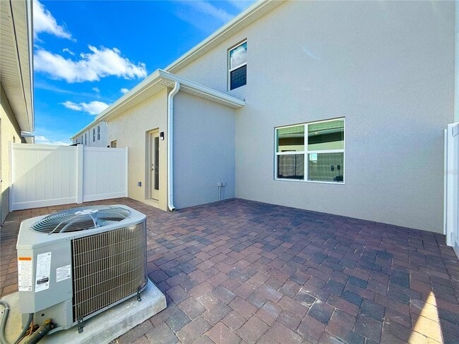 Building Photo - 1975 Stake Out Wy