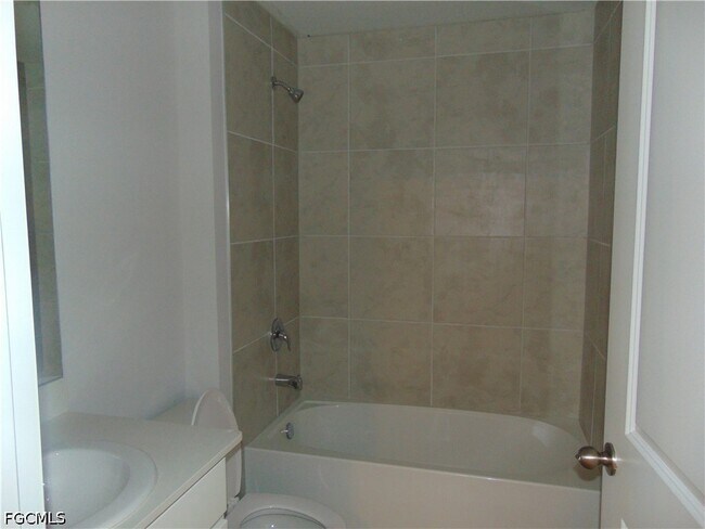 Building Photo - 7005 Calder Cir