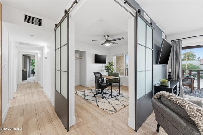 Building Photo - 8649 E Royal Palm Rd