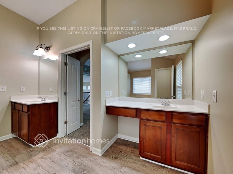 Building Photo - 4293 Rosehall Ct