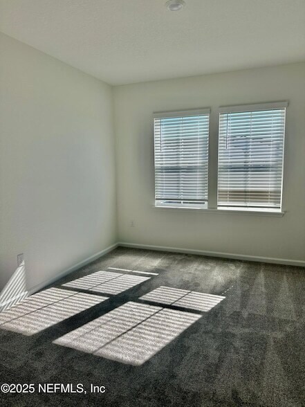 Building Photo - 181 Brandon Lks Dr