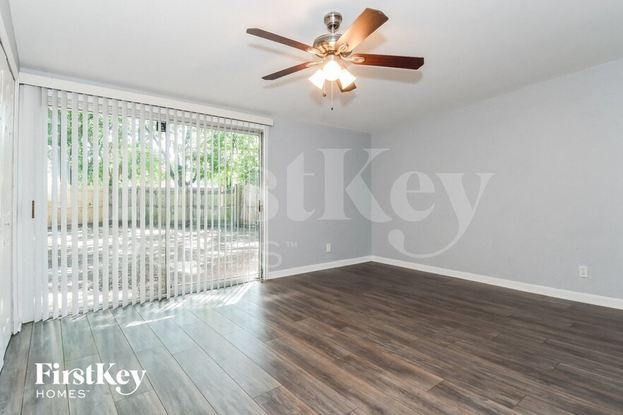 Building Photo - 7720 Lauderdale Dr N