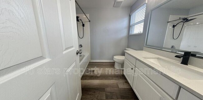 Building Photo - 7031 White Treetop Pl