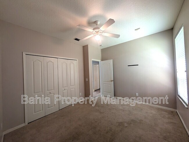 Building Photo - 10411 Riverburn Dr