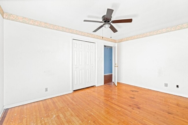 Building Photo - 2741 Clinton Cir