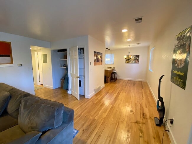 Building Photo - 2875 Shadow Creek Dr