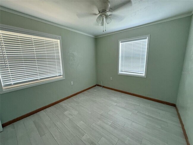 Building Photo - 4423 Crestwood Dr N